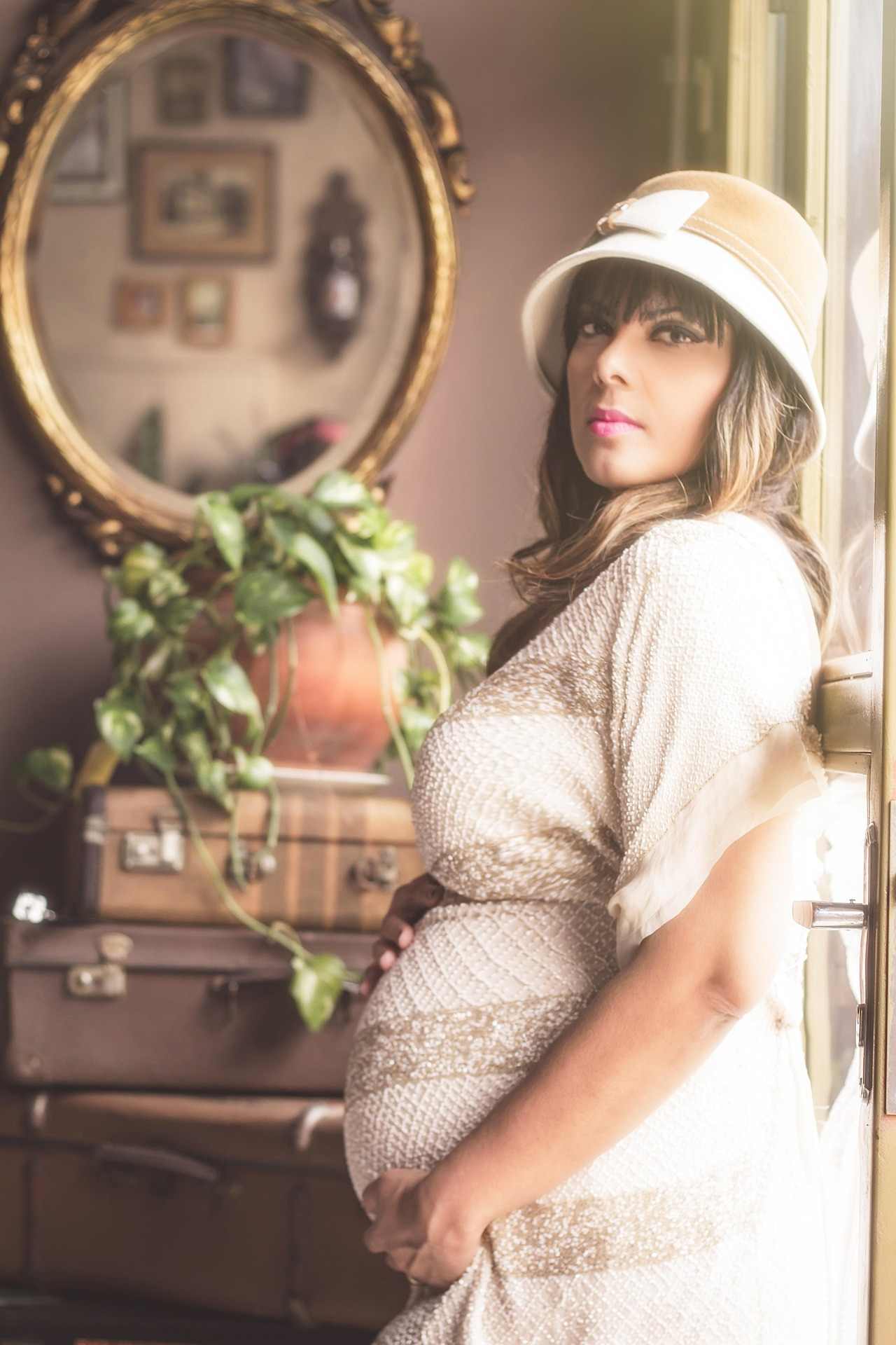 Pregnant & Your Stomach Feels Tight? Here’s Why!