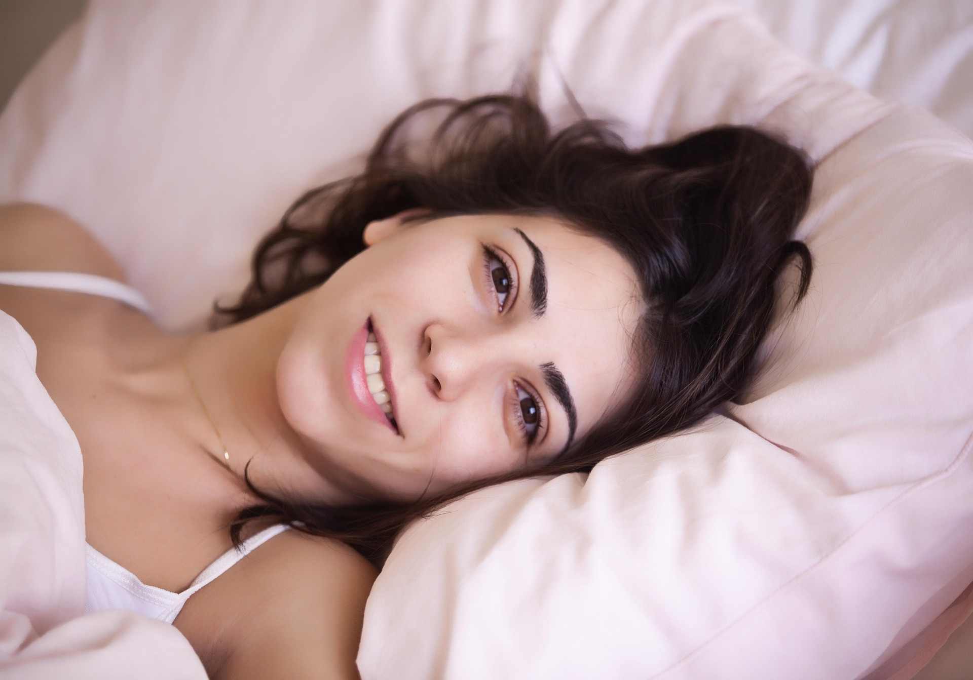 Best Pregnancy Sleep Positions For You & Baby